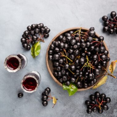 Sucul de aronia – supliment natural pentru diabetici și persoane cu rezistență la insulină