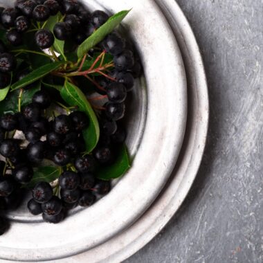Sucul de aronia – supliment alimentar natural pentru persoanele cu hipertensiune arterială